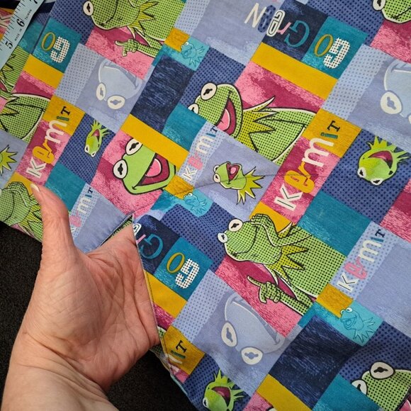 Disney Scrub Uniform Top Womens XS Kermit the Frog V-Neck Go Green Medical Shirt - Picture 5 of 7